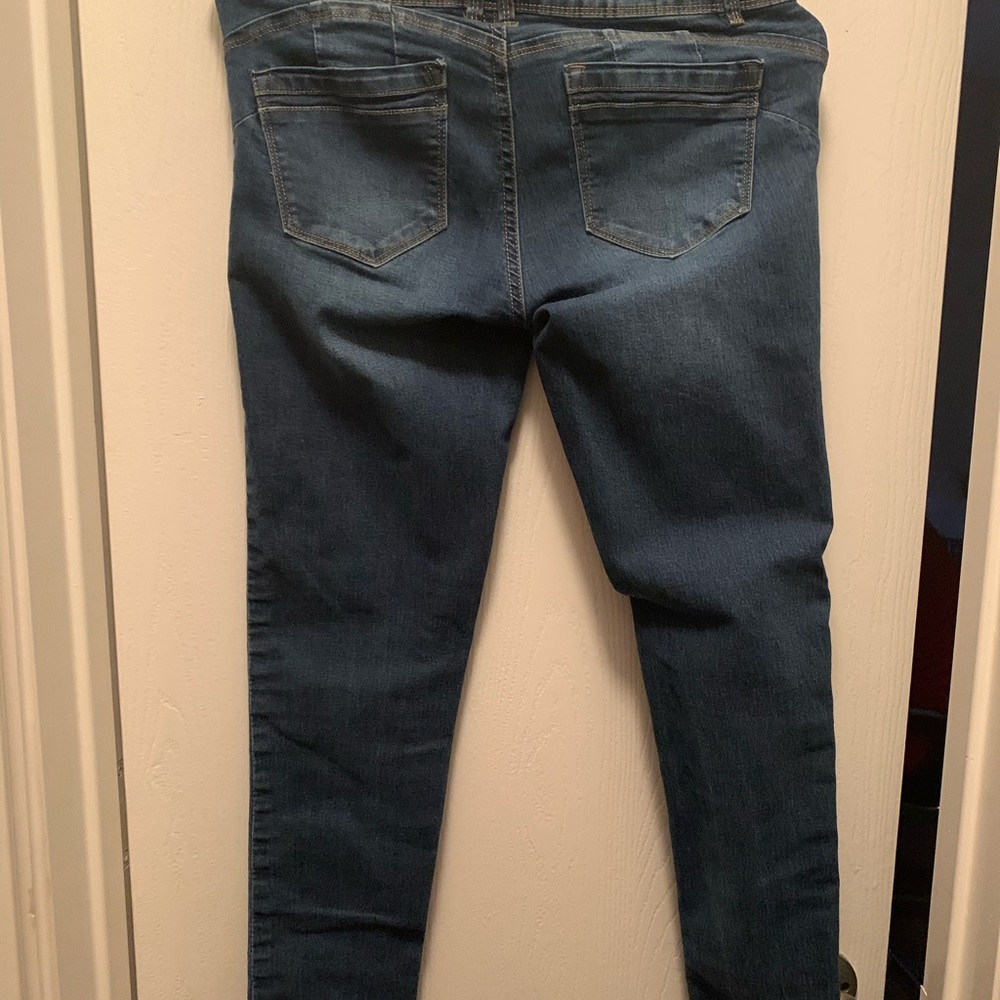 Jeans - Picture 3 of 3